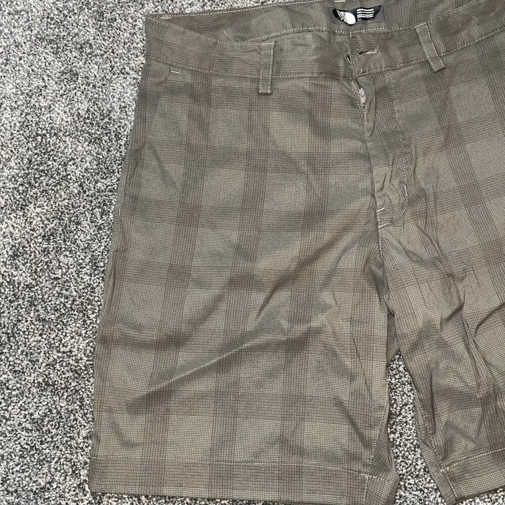 The North Face Shorts Mens 34x 10 Brown Golf Chino Lightweight Hiking Outdoors